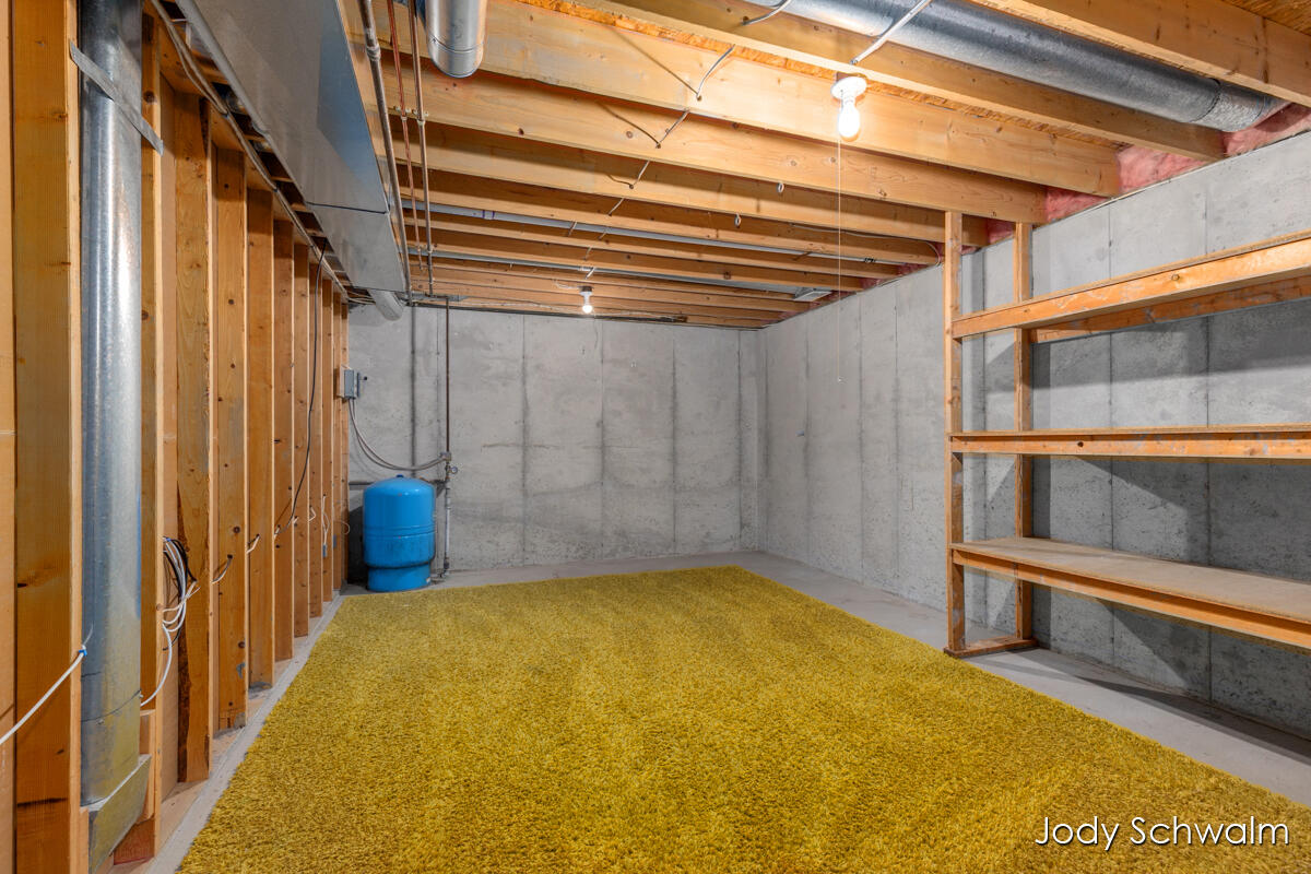 2223 Maguire Avenue NE Grand Rapids MI 49525