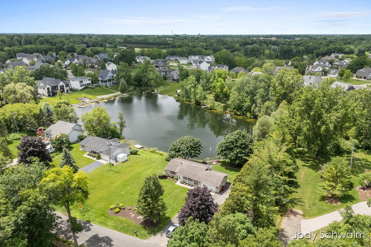 2223 Maguire Avenue NE Grand Rapids MI 49525