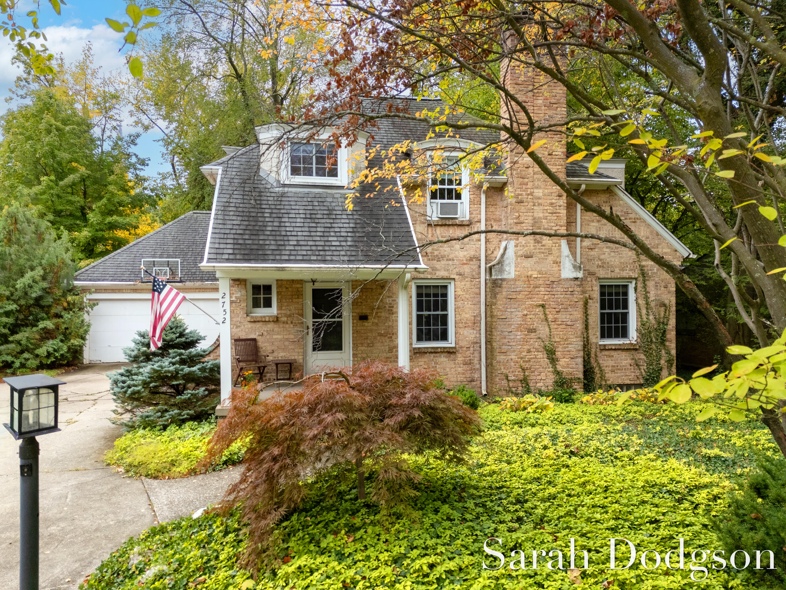 East Grand Rapids MI, 2752 Maplewood Drive SE