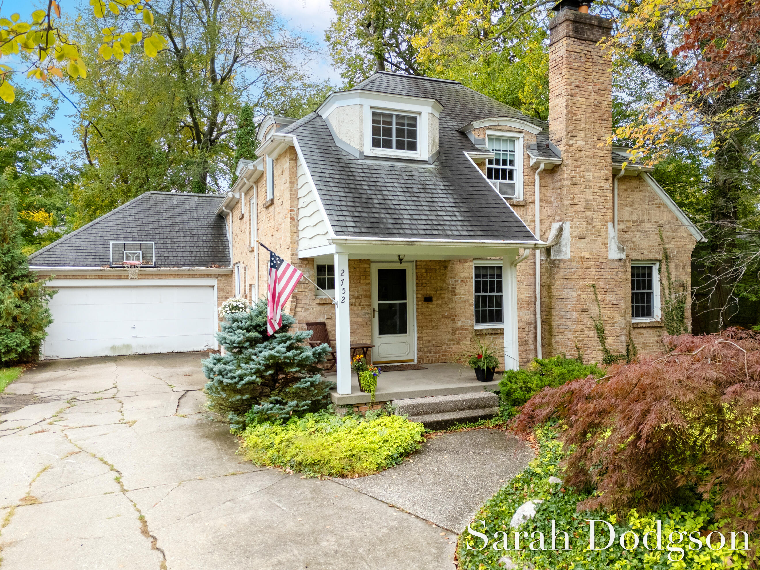 2752 Maplewood Drive SE East Grand Rapids MI 49506