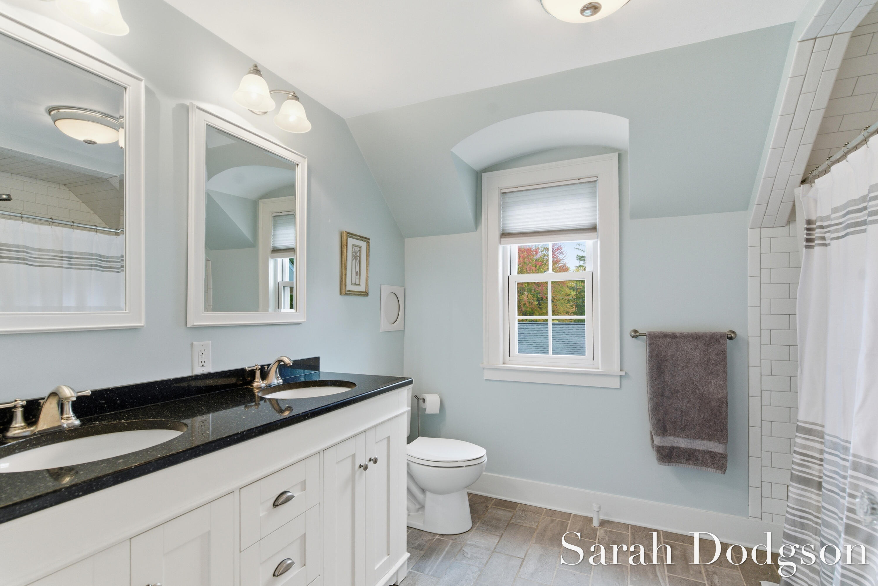 2752 Maplewood Drive SE East Grand Rapids MI 49506