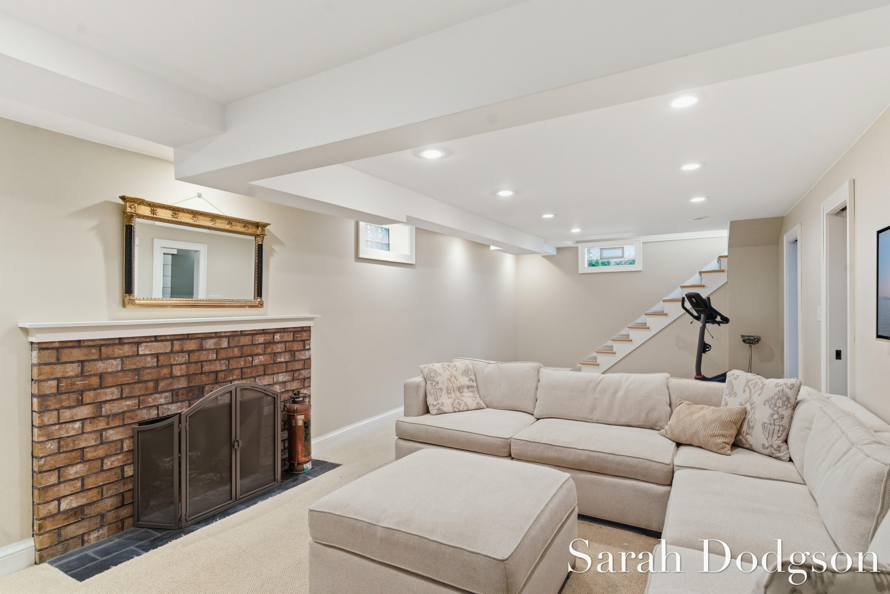 2752 Maplewood Drive SE East Grand Rapids MI 49506