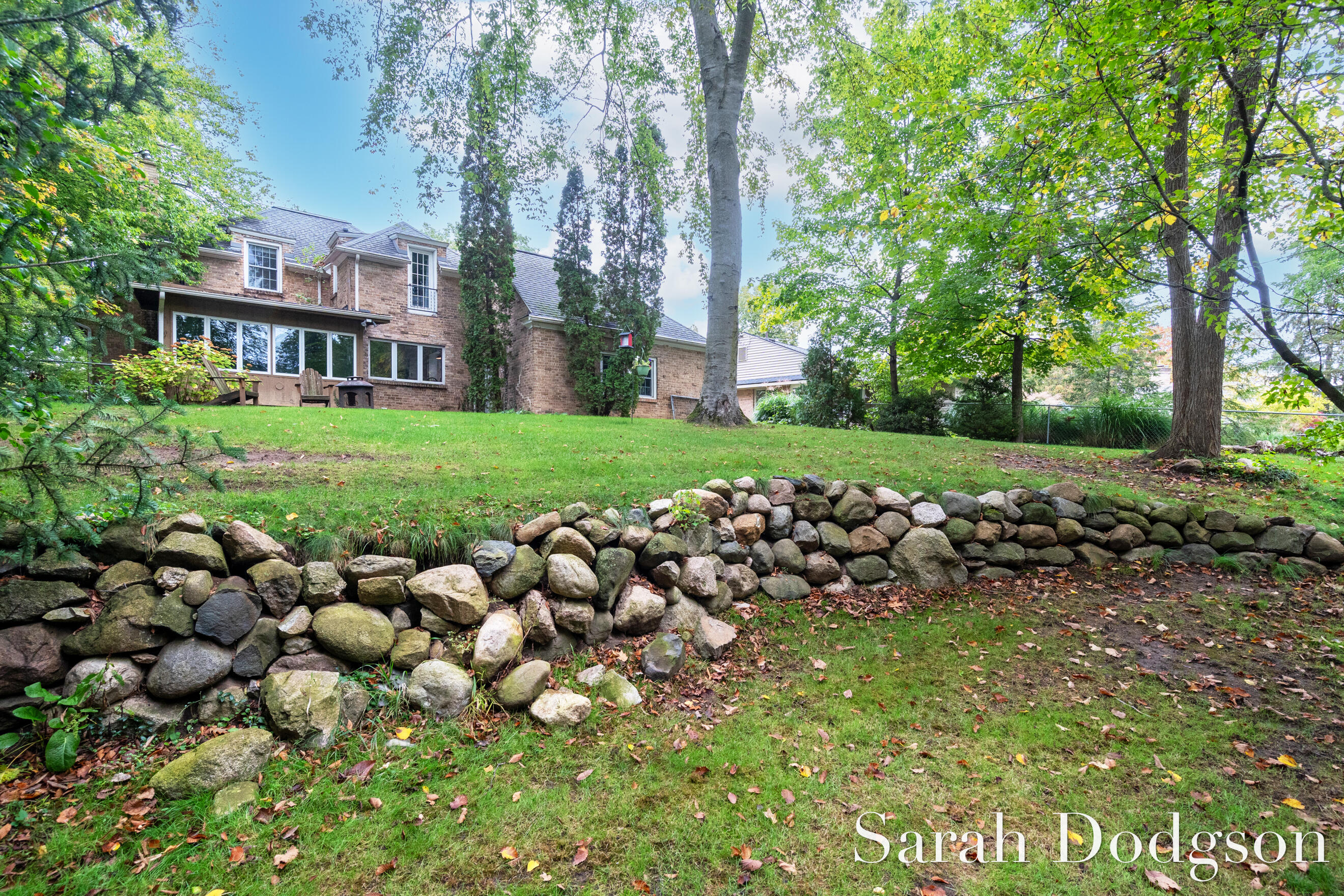 2752 Maplewood Drive SE East Grand Rapids MI 49506