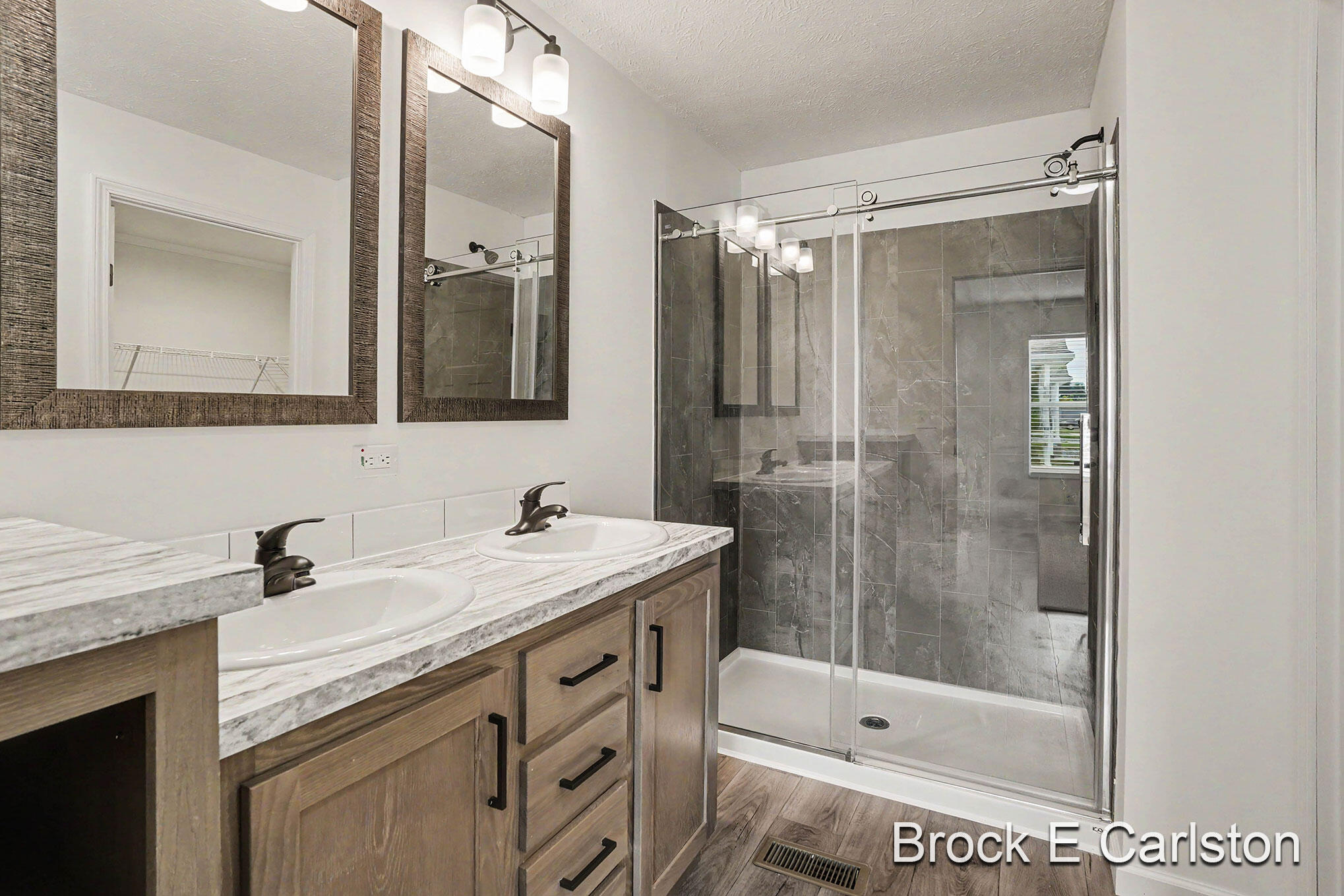 1283 E Ellis Road Norton Shores MI 49441
