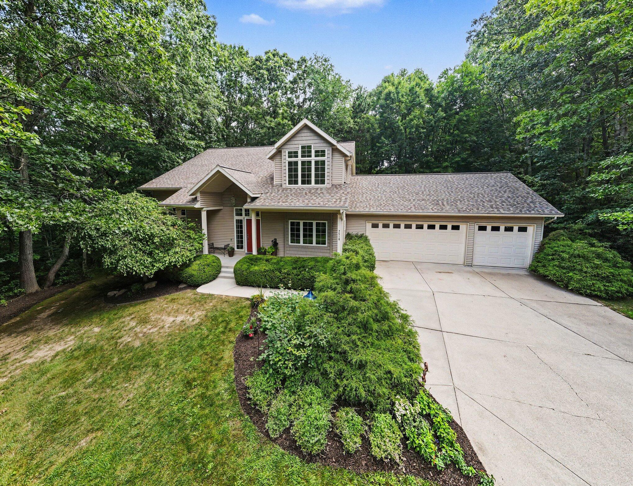 7518 Barn Ridge Drive NE Rockford MI 49341