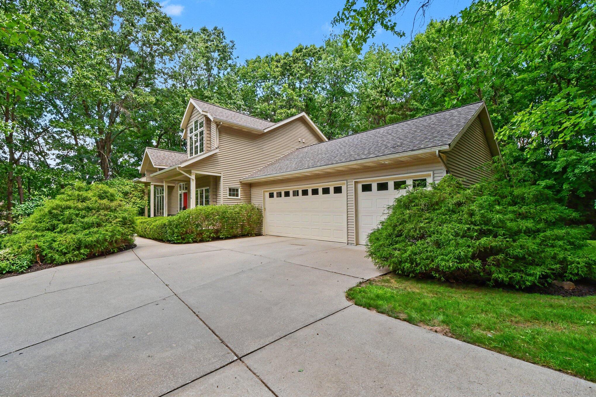 7518 Barn Ridge Drive NE Rockford MI 49341