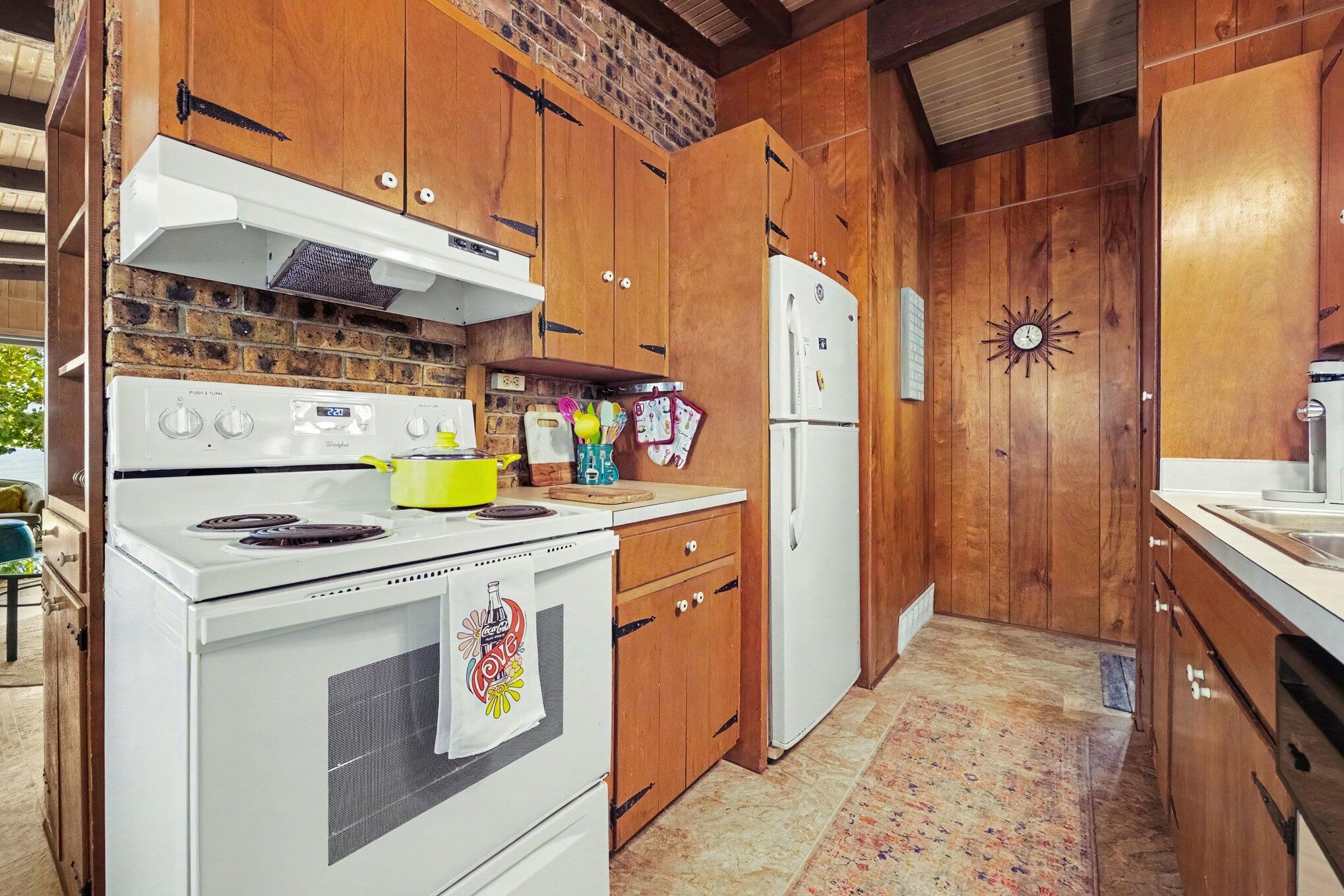 5865 Lakeshore Avenue Holland MI 49424