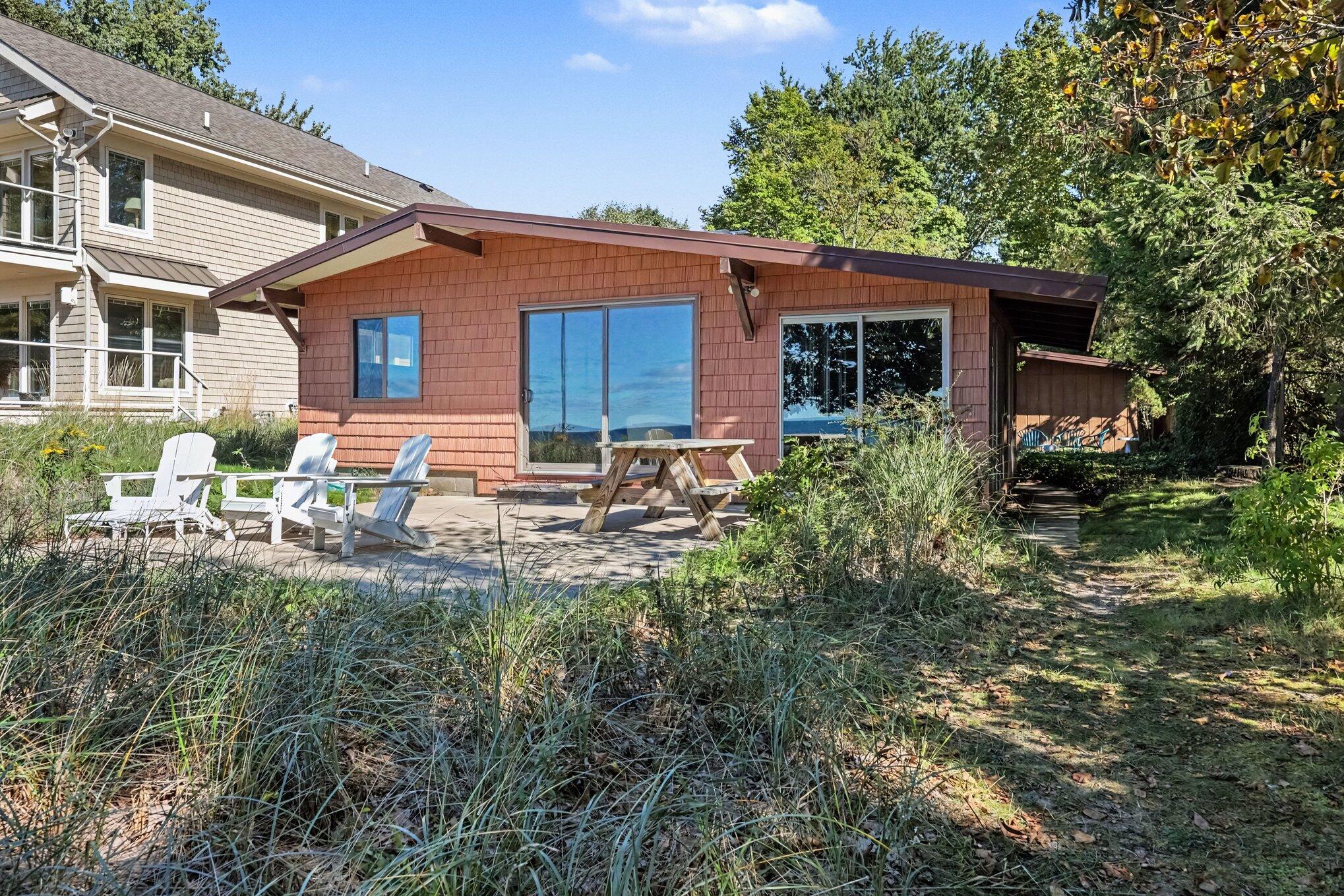 5865 Lakeshore Avenue Holland MI 49424
