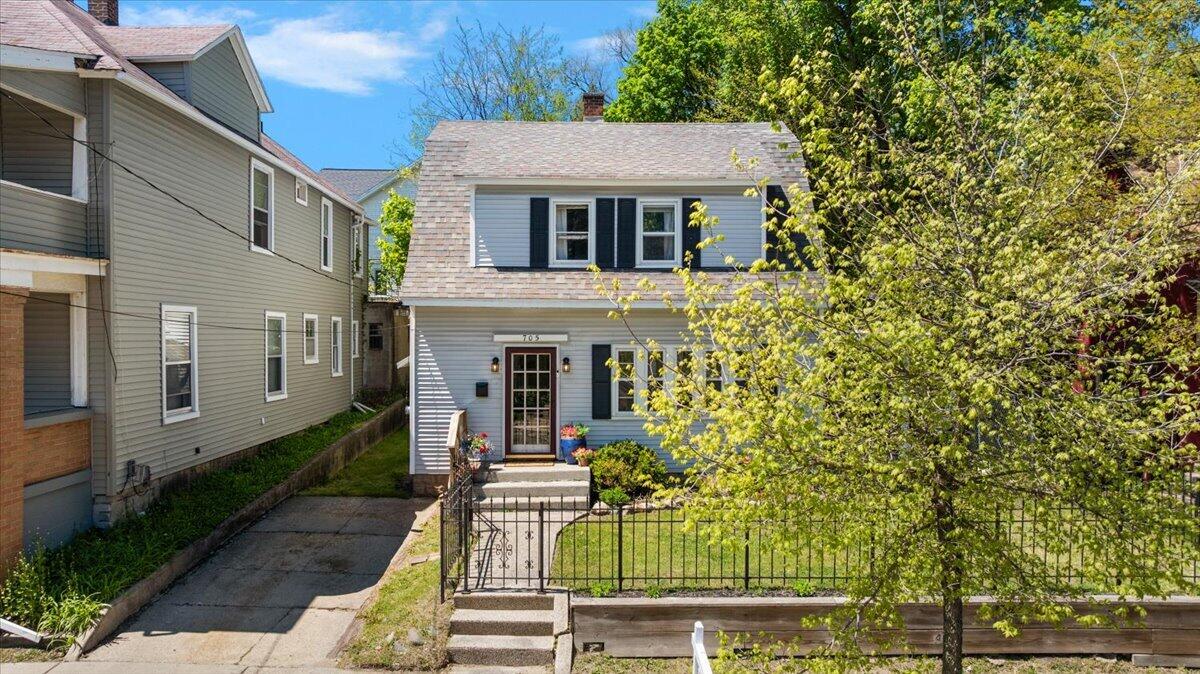 705 Lafayette Avenue NE Grand Rapids MI 49503