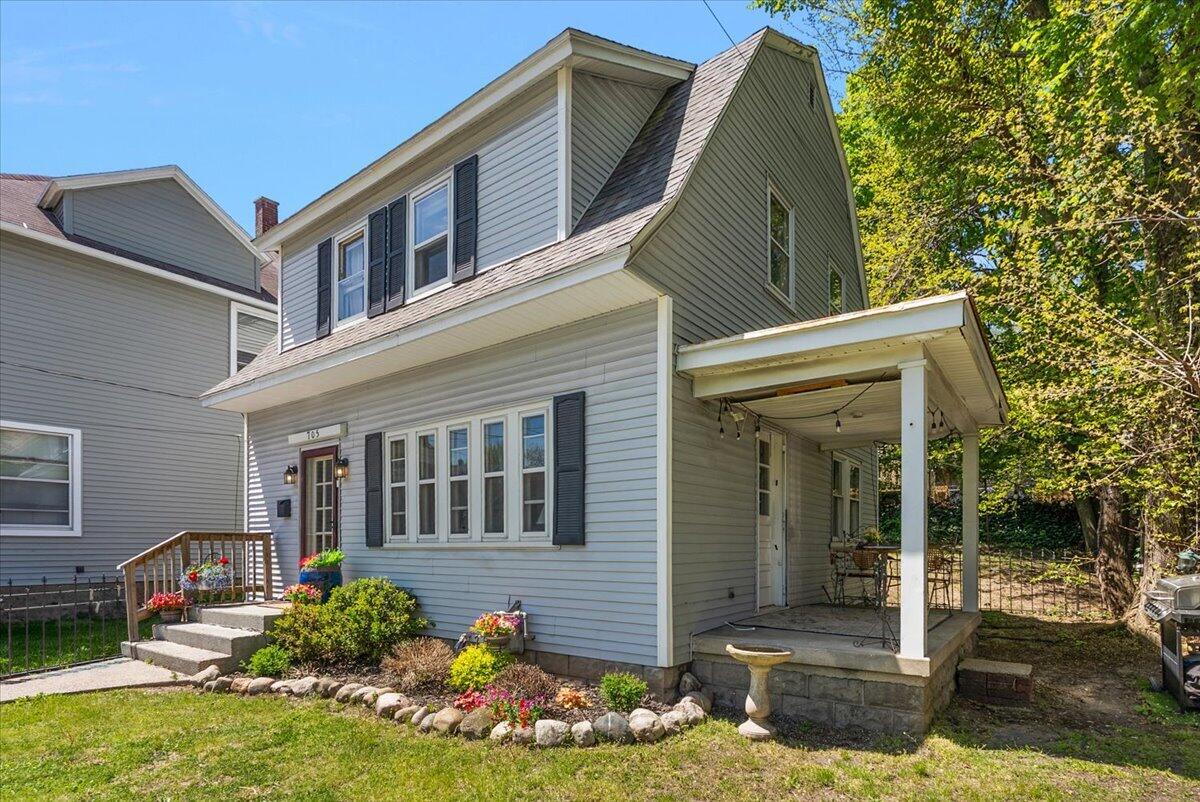 705 Lafayette Avenue NE Grand Rapids MI 49503