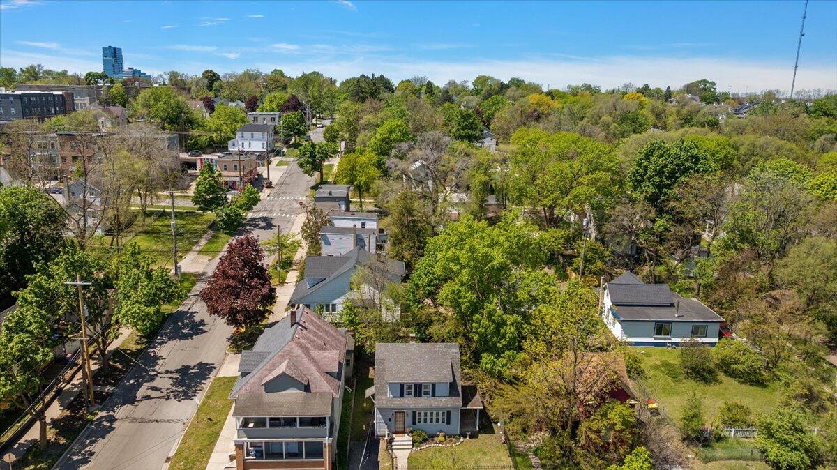 705 Lafayette Avenue NE Grand Rapids MI 49503