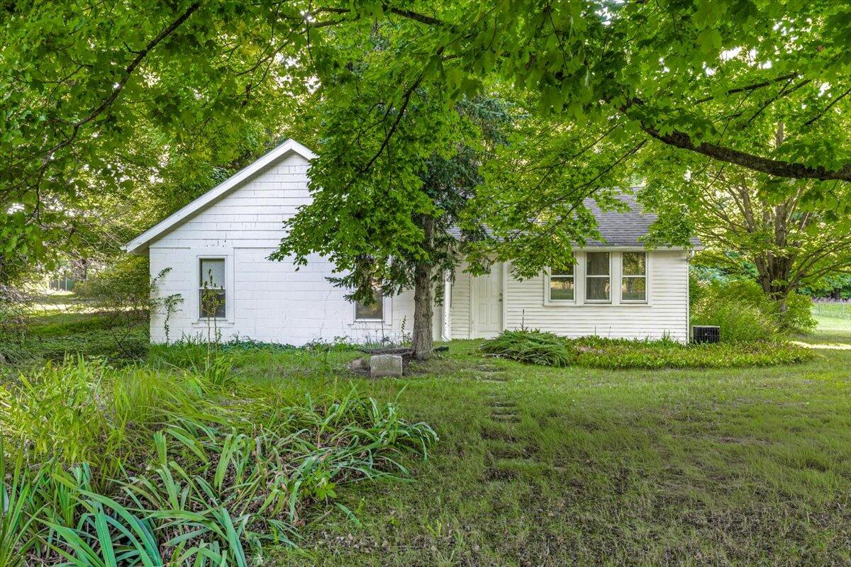 10406 N 300 E Laporte IN 46350