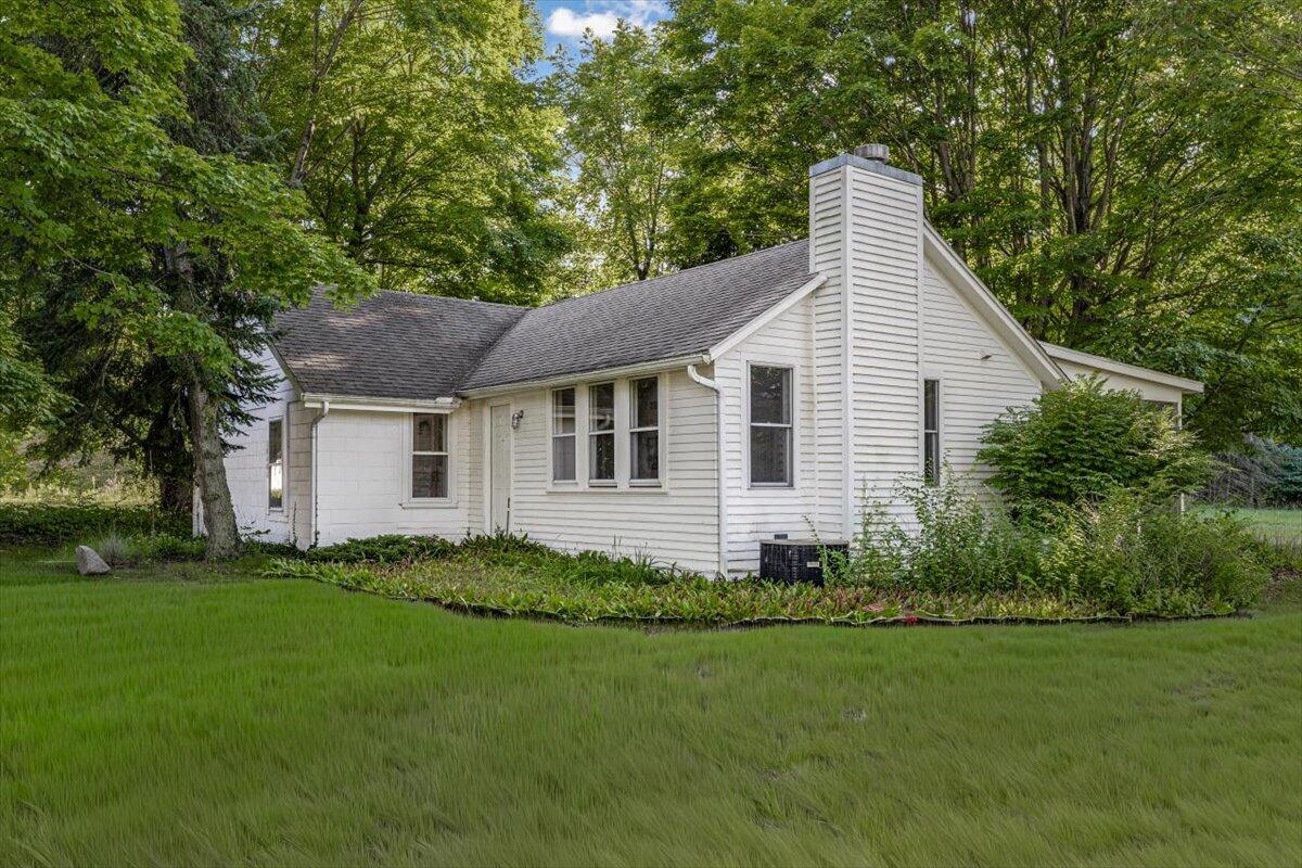 10406 N 300 E Laporte IN 46350