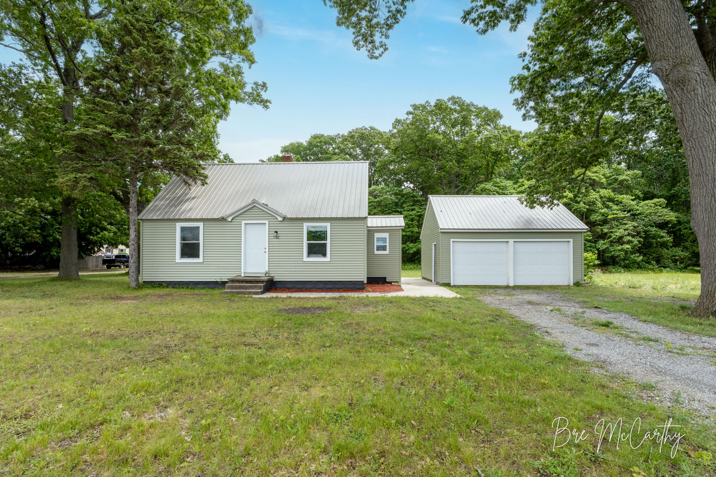 1186 N Wood Street Muskegon MI 49445
