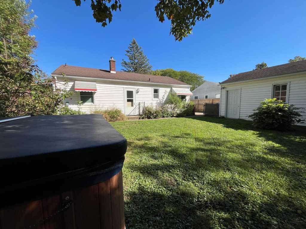 1119 Chrysler Street Kalamazoo MI 49048