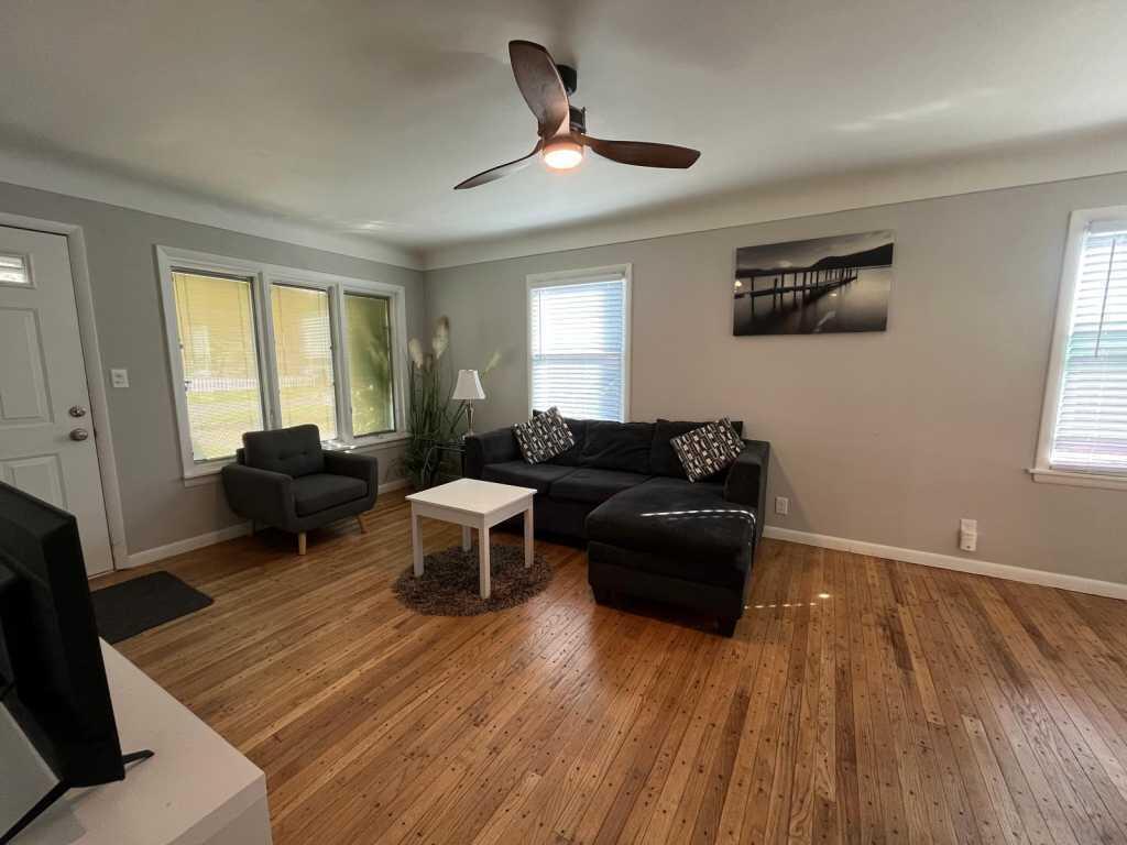 1119 Chrysler Street Kalamazoo MI 49048