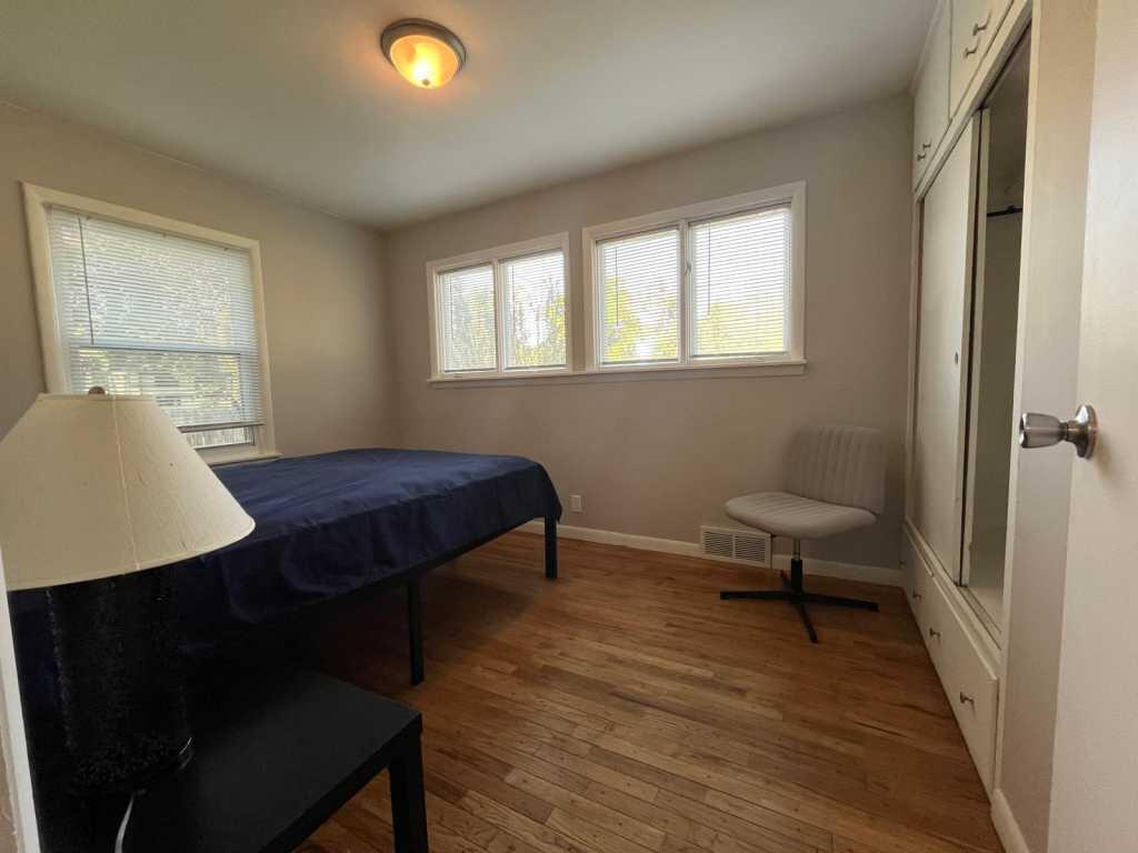 1119 Chrysler Street Kalamazoo MI 49048