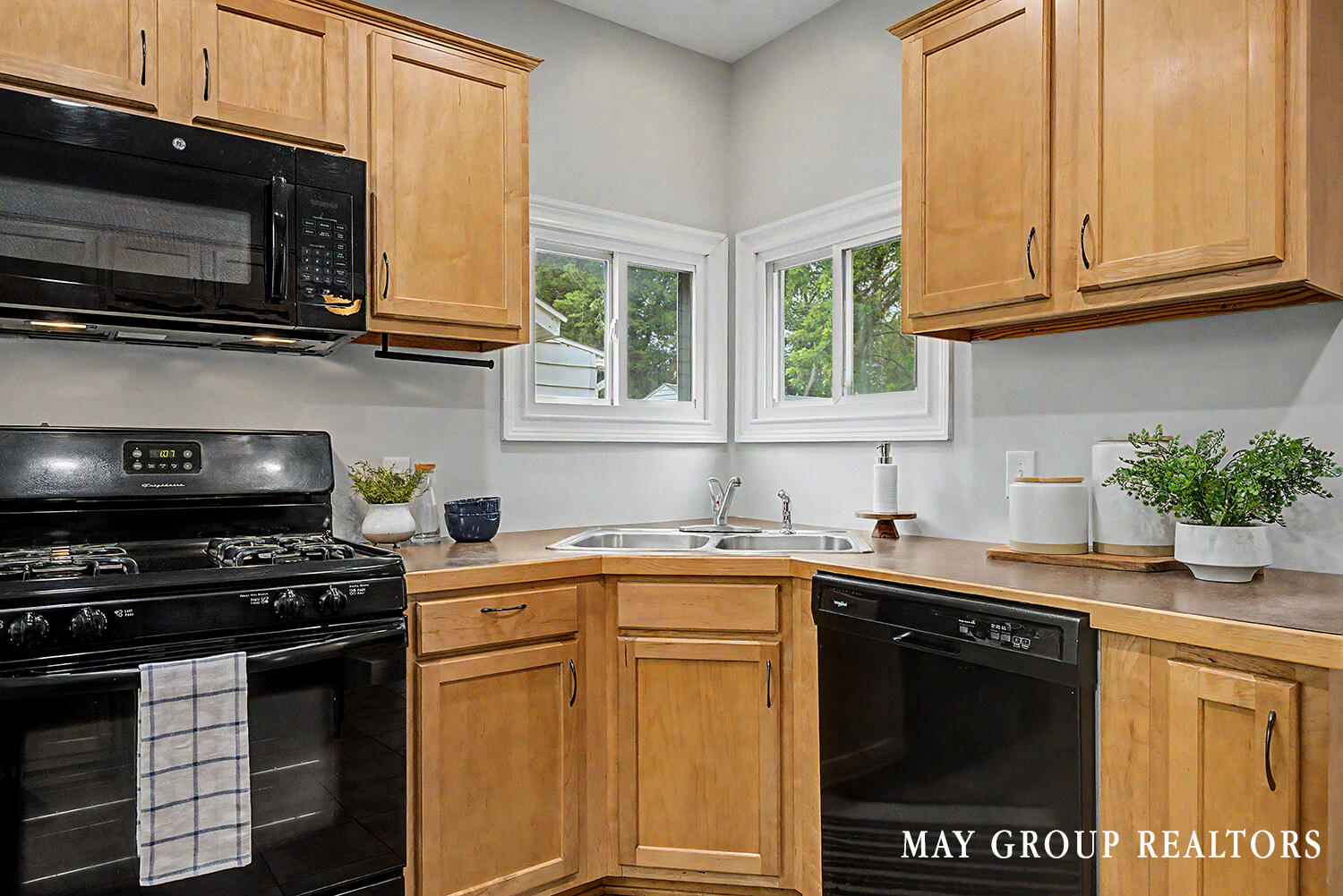 143 Burr Oak Street NE Grand Rapids MI 49505
