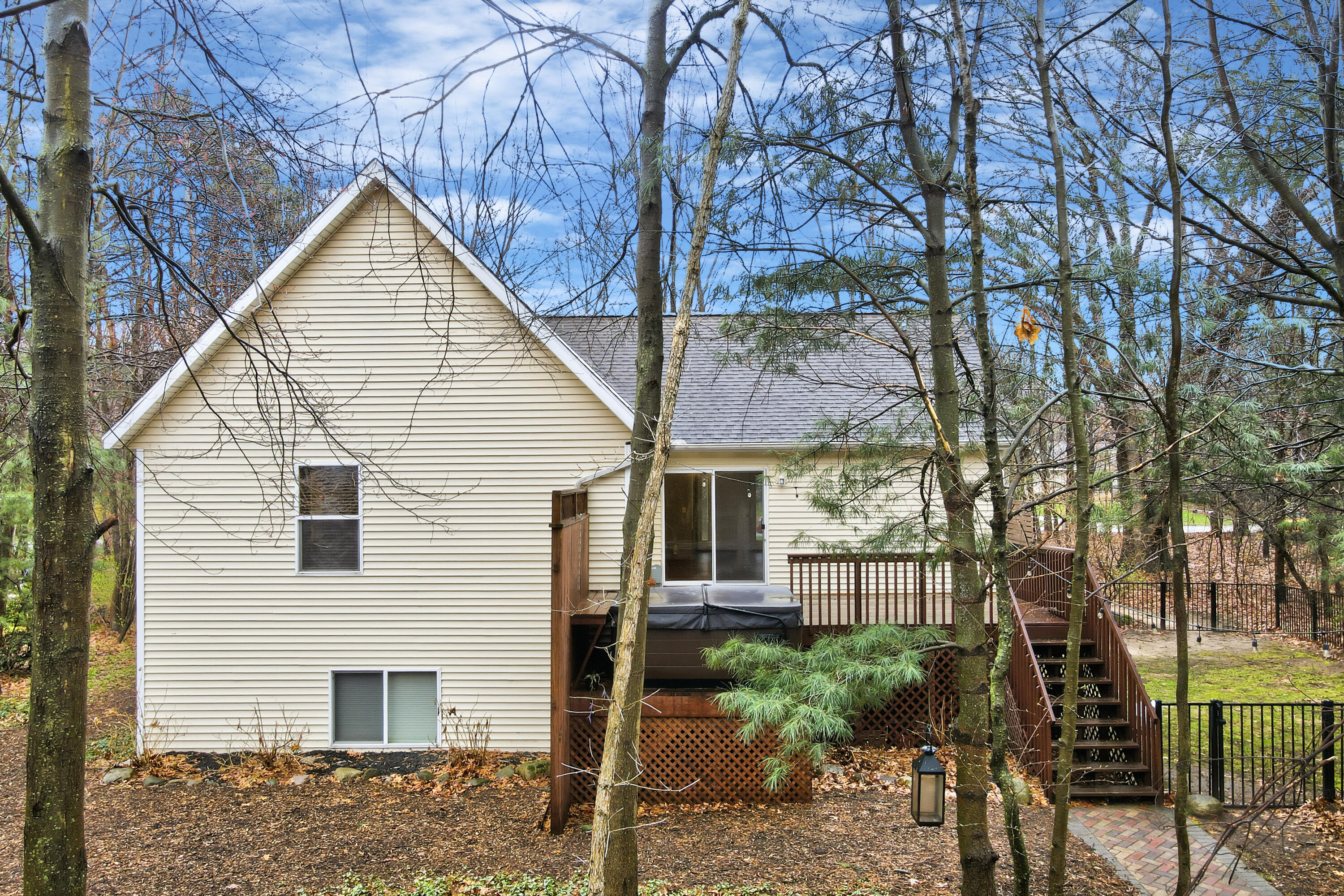 6417 Ototeman Trail Saugatuck MI 49453