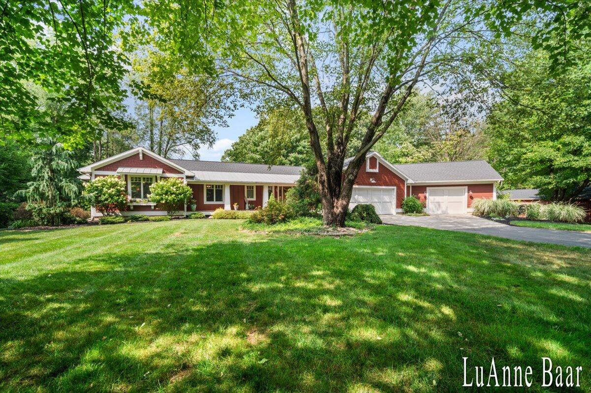 6027 9 Mile Road NE Rockford MI 49341