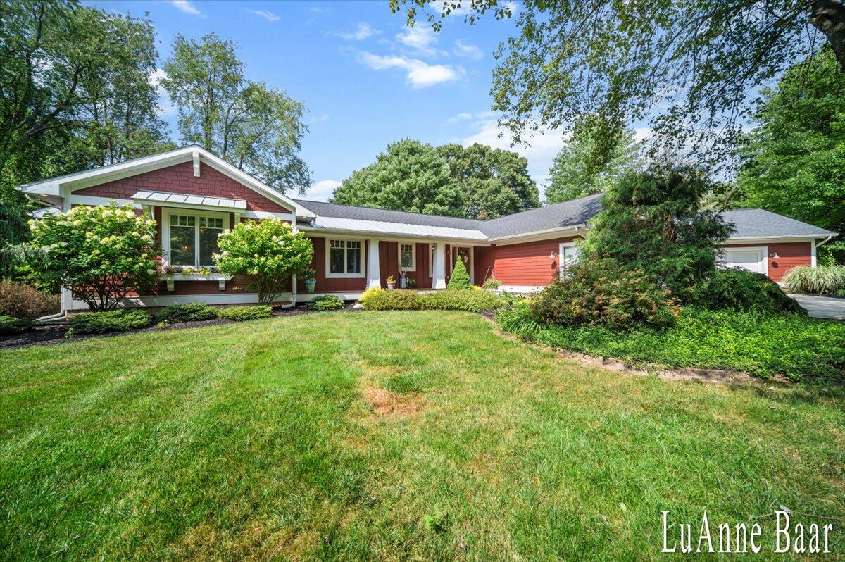 6027 9 Mile Road NE Rockford MI 49341