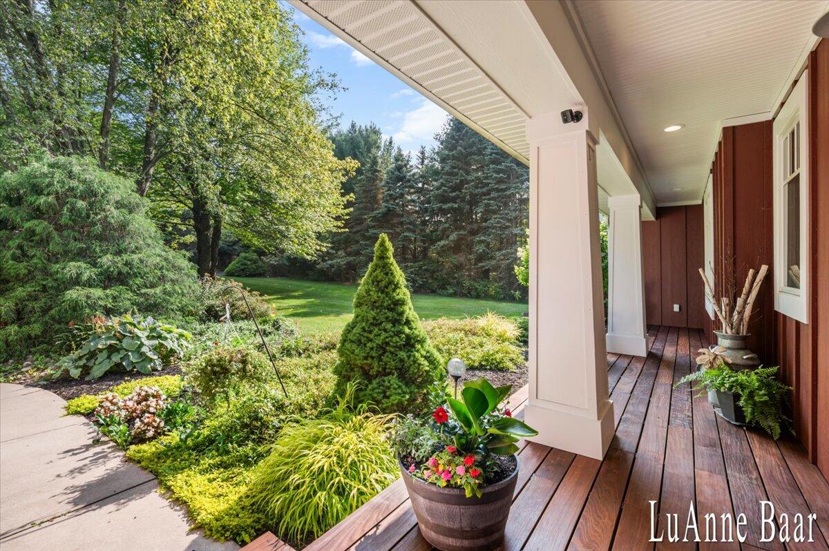 6027 9 Mile Road NE Rockford MI 49341