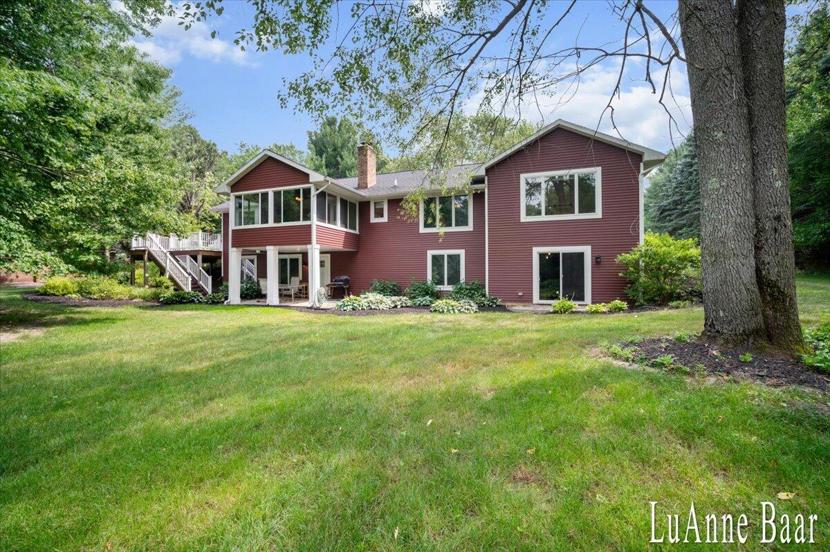 6027 9 Mile Road NE Rockford MI 49341