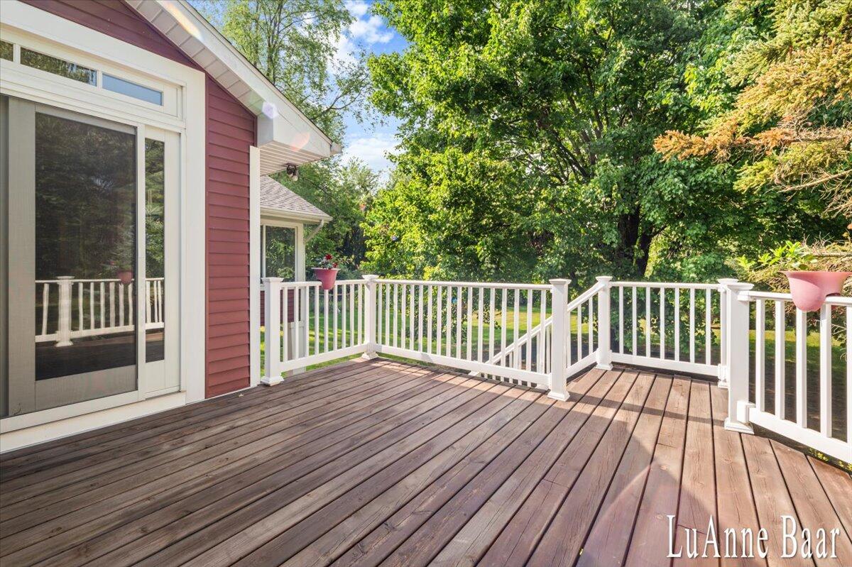 6027 9 Mile Road NE Rockford MI 49341