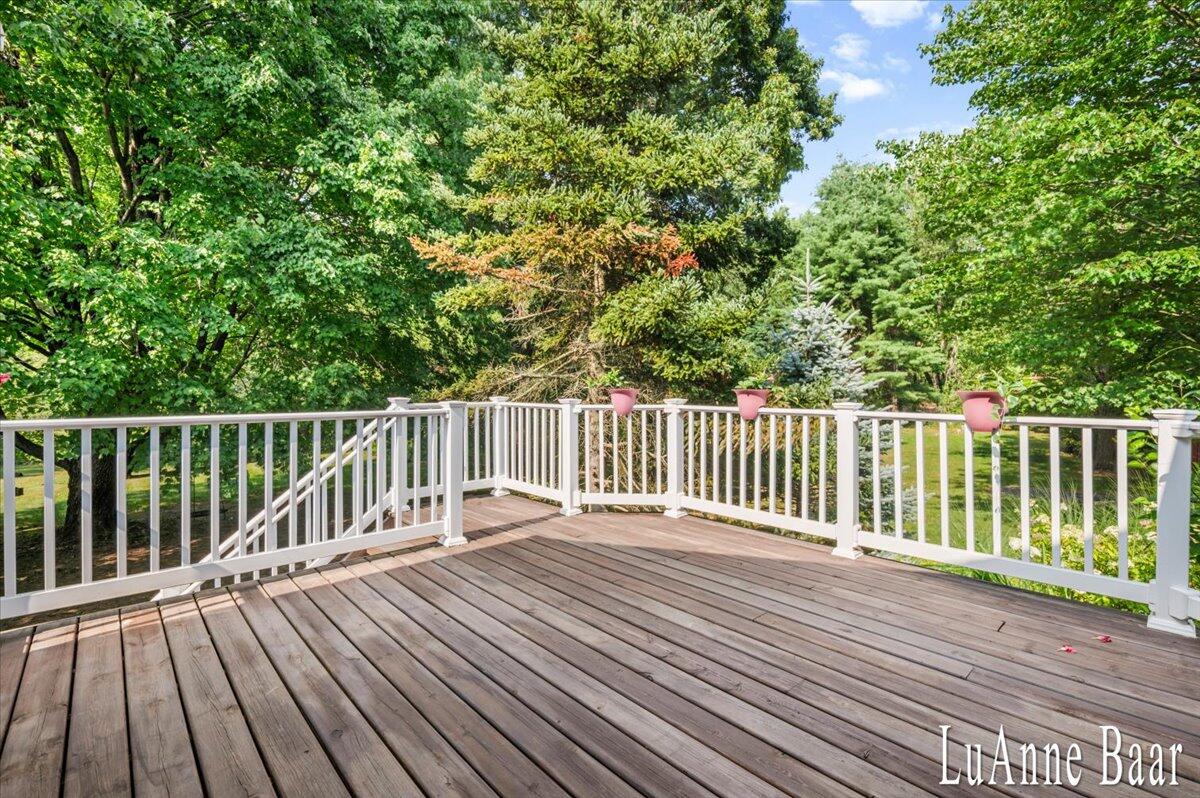 6027 9 Mile Road NE Rockford MI 49341