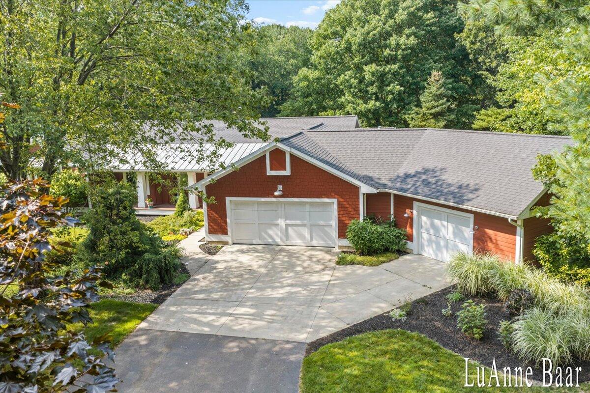 6027 9 Mile Road NE Rockford MI 49341