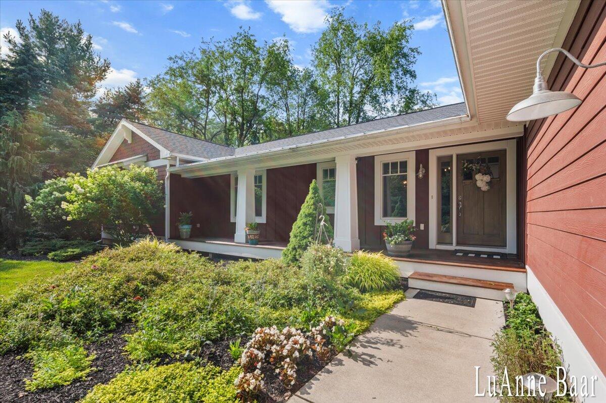 6027 9 Mile Road NE Rockford MI 49341