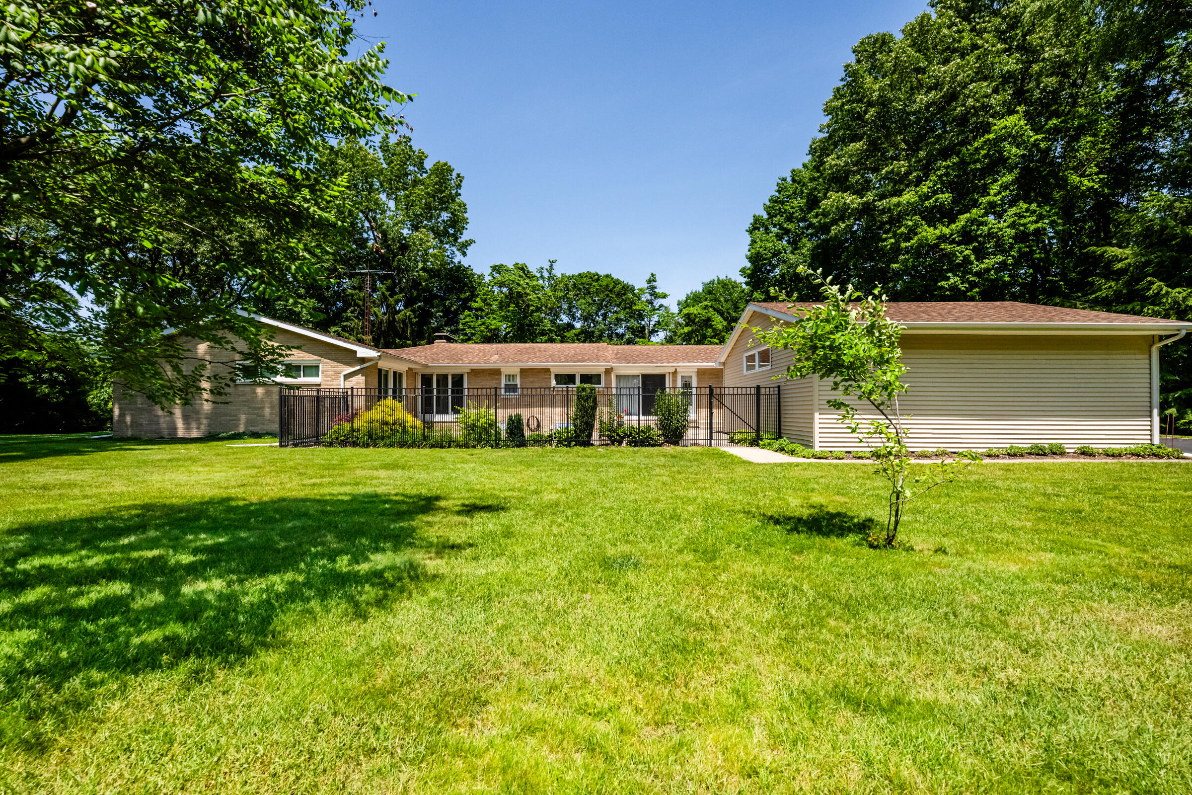 1595 Alex Path Stevensville MI 49127