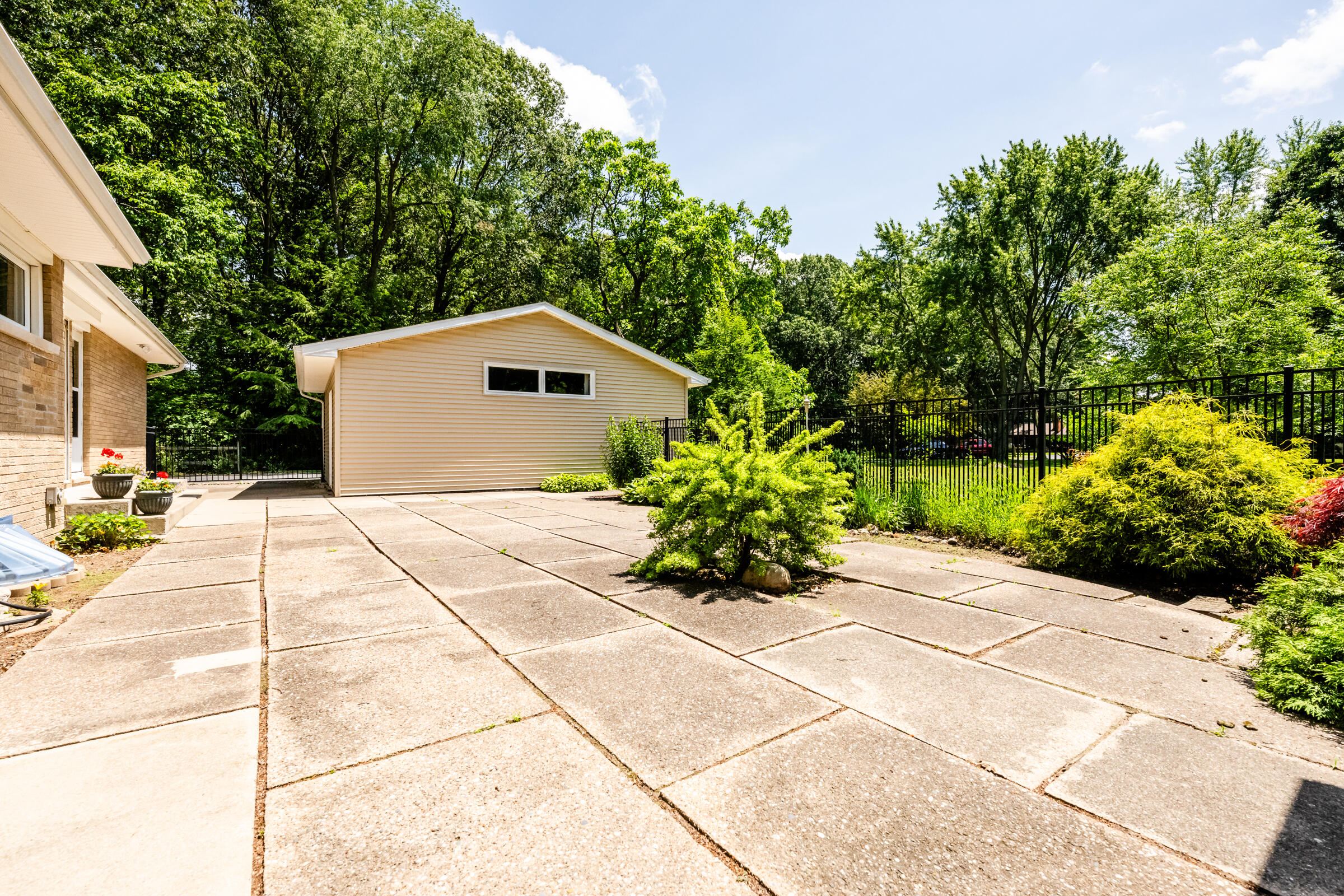 1595 Alex Path Stevensville MI 49127