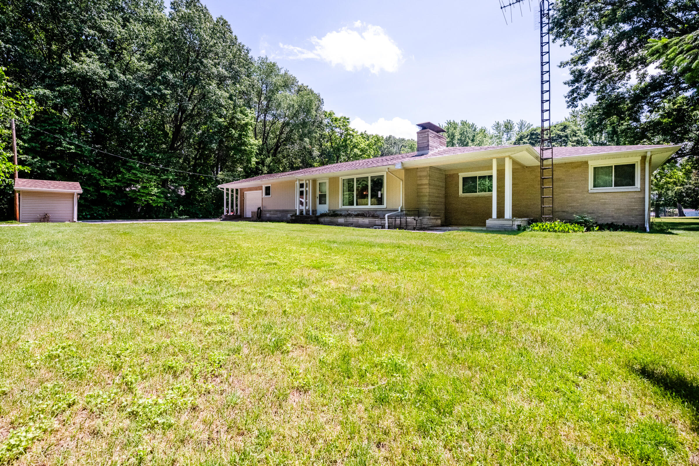 1595 Alex Path Stevensville MI 49127