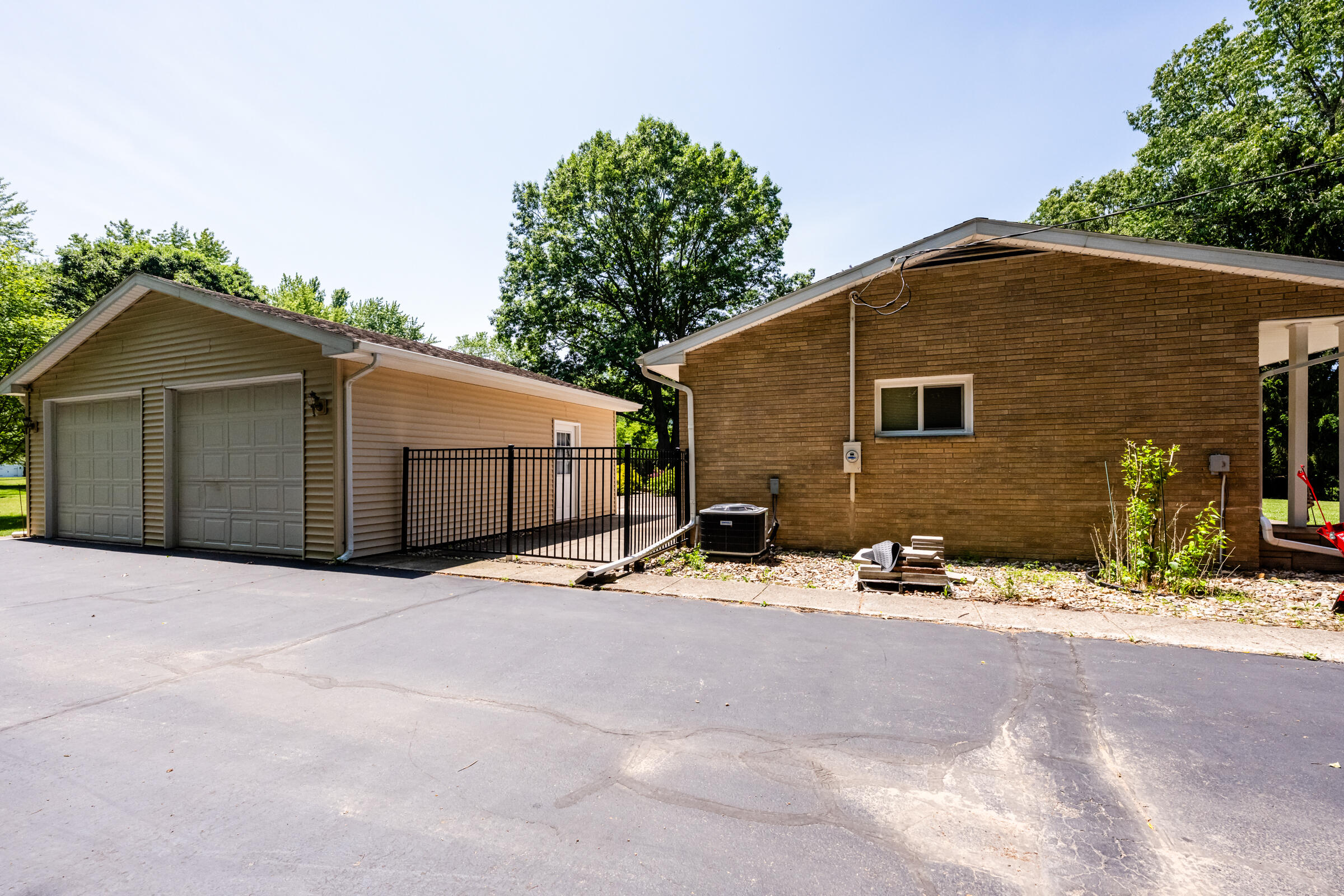 1595 Alex Path Stevensville MI 49127