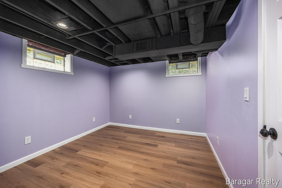 1244 S Dorroll Street NE Grand Rapids MI 49505