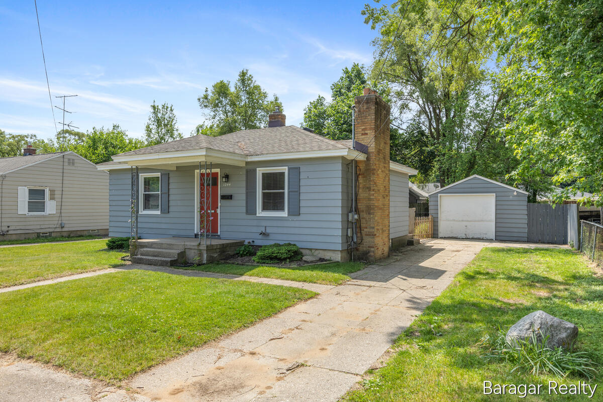 1244 S Dorroll Street NE Grand Rapids MI 49505