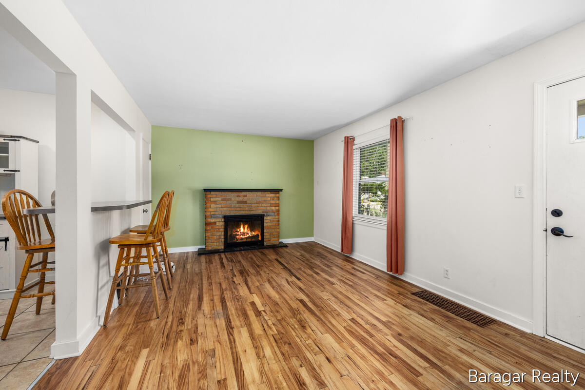 1244 S Dorroll Street NE Grand Rapids MI 49505