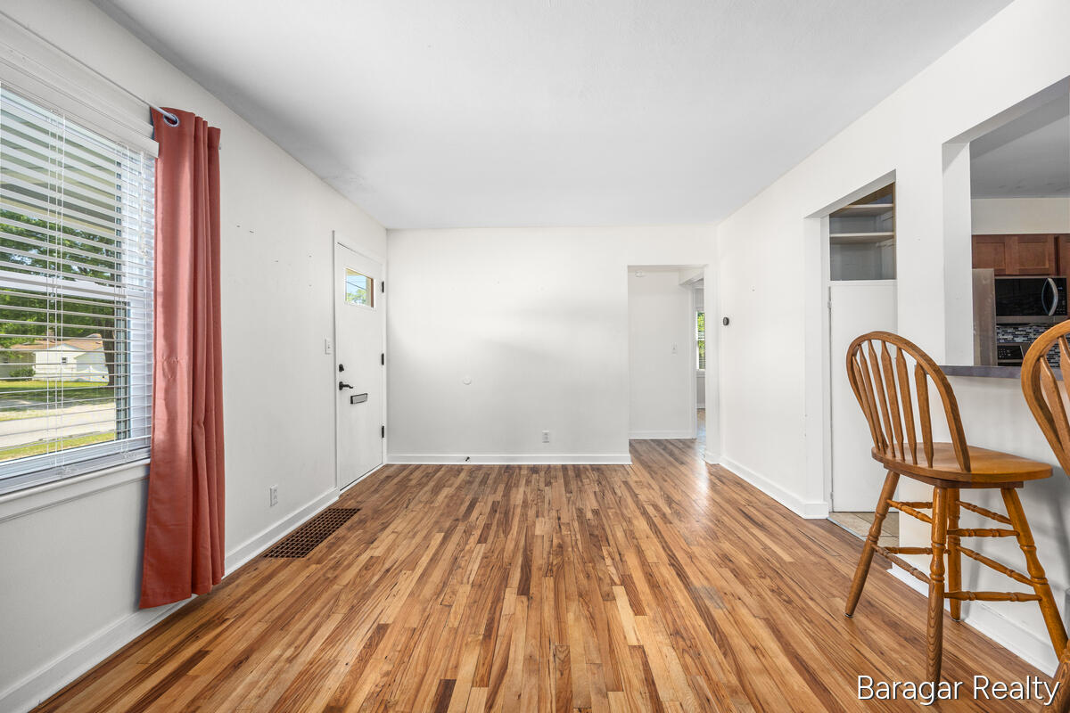 1244 S Dorroll Street NE Grand Rapids MI 49505