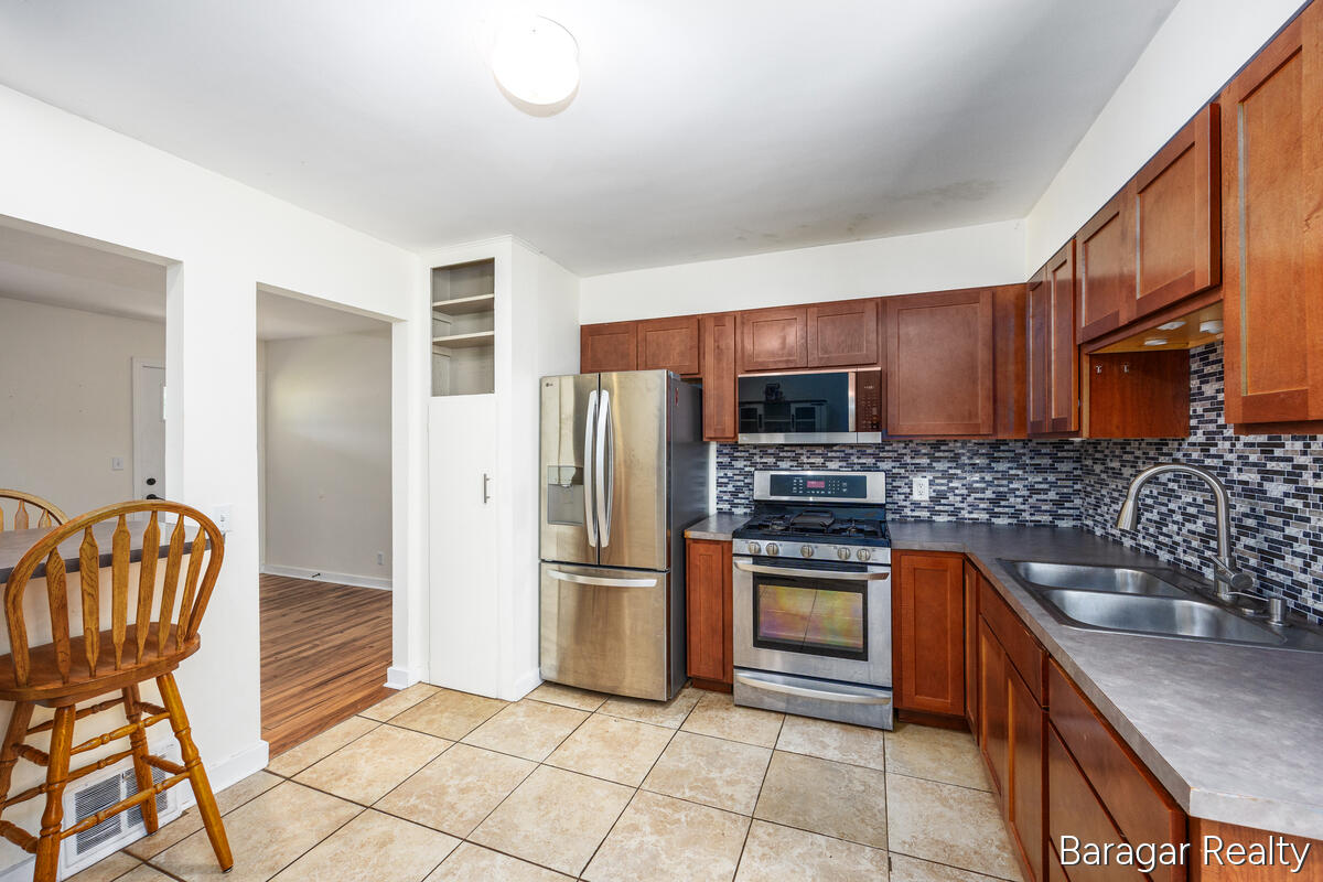 1244 S Dorroll Street NE Grand Rapids MI 49505