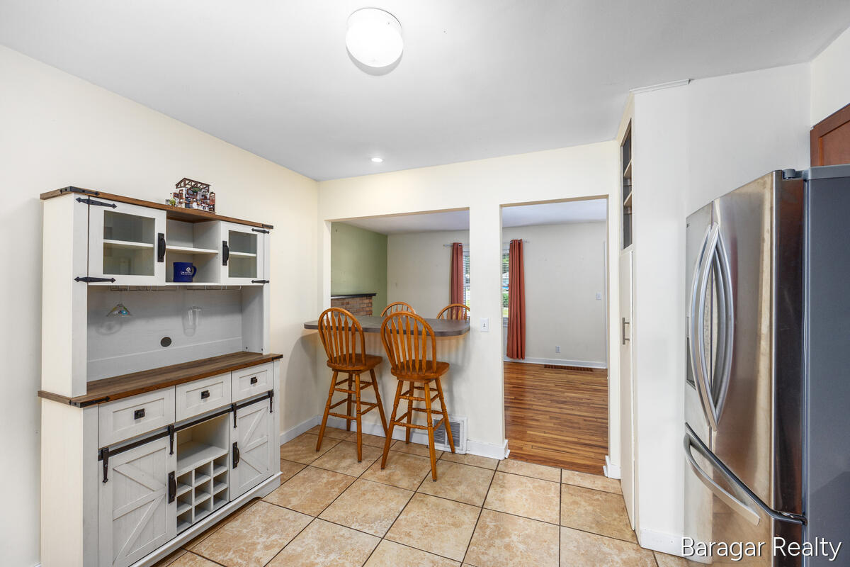 1244 S Dorroll Street NE Grand Rapids MI 49505