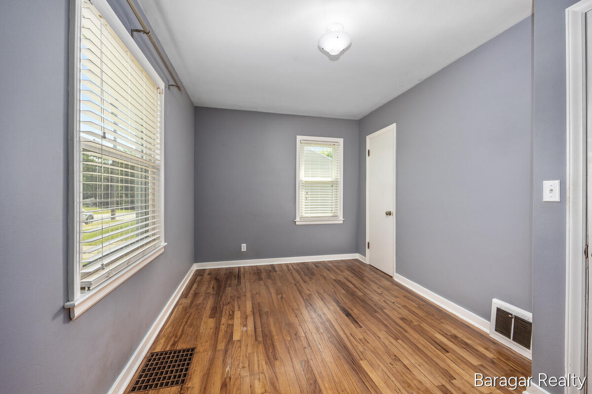 1244 S Dorroll Street NE Grand Rapids MI 49505