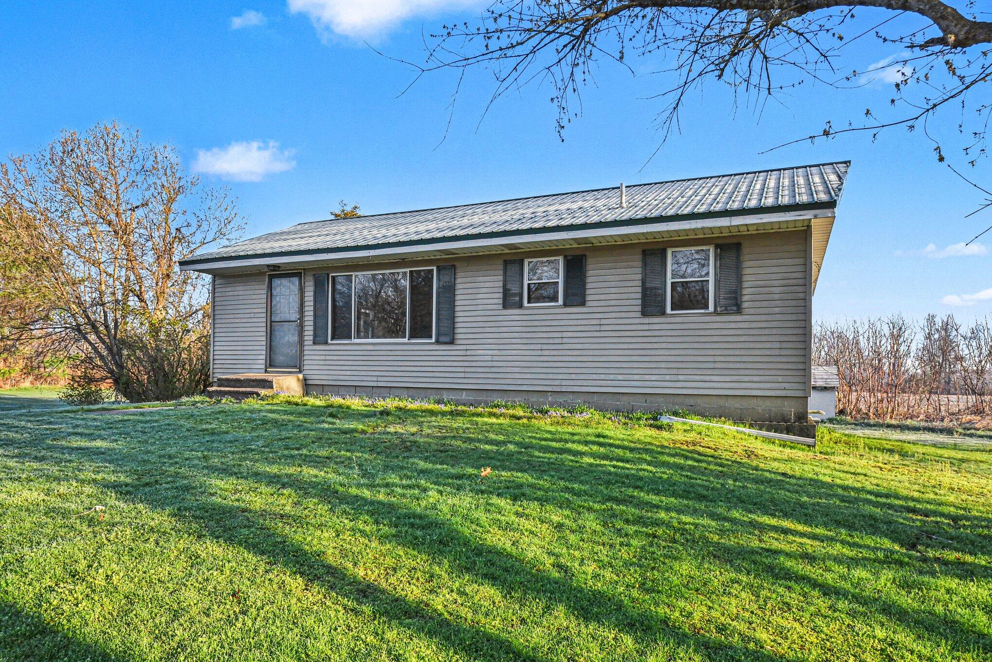24962 Dewey Lake Street Dowagiac MI 49047