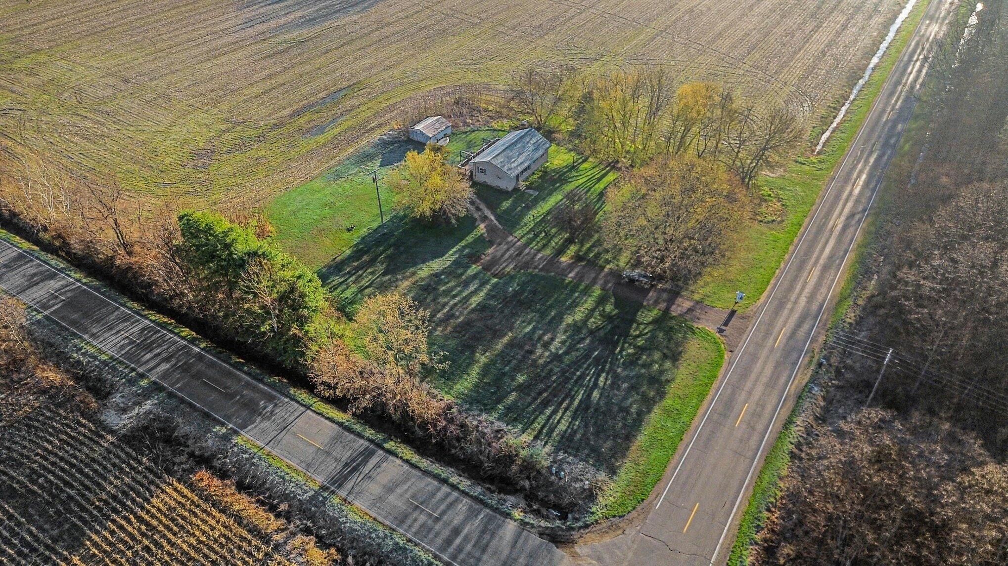 24962 Dewey Lake Street Dowagiac MI 49047