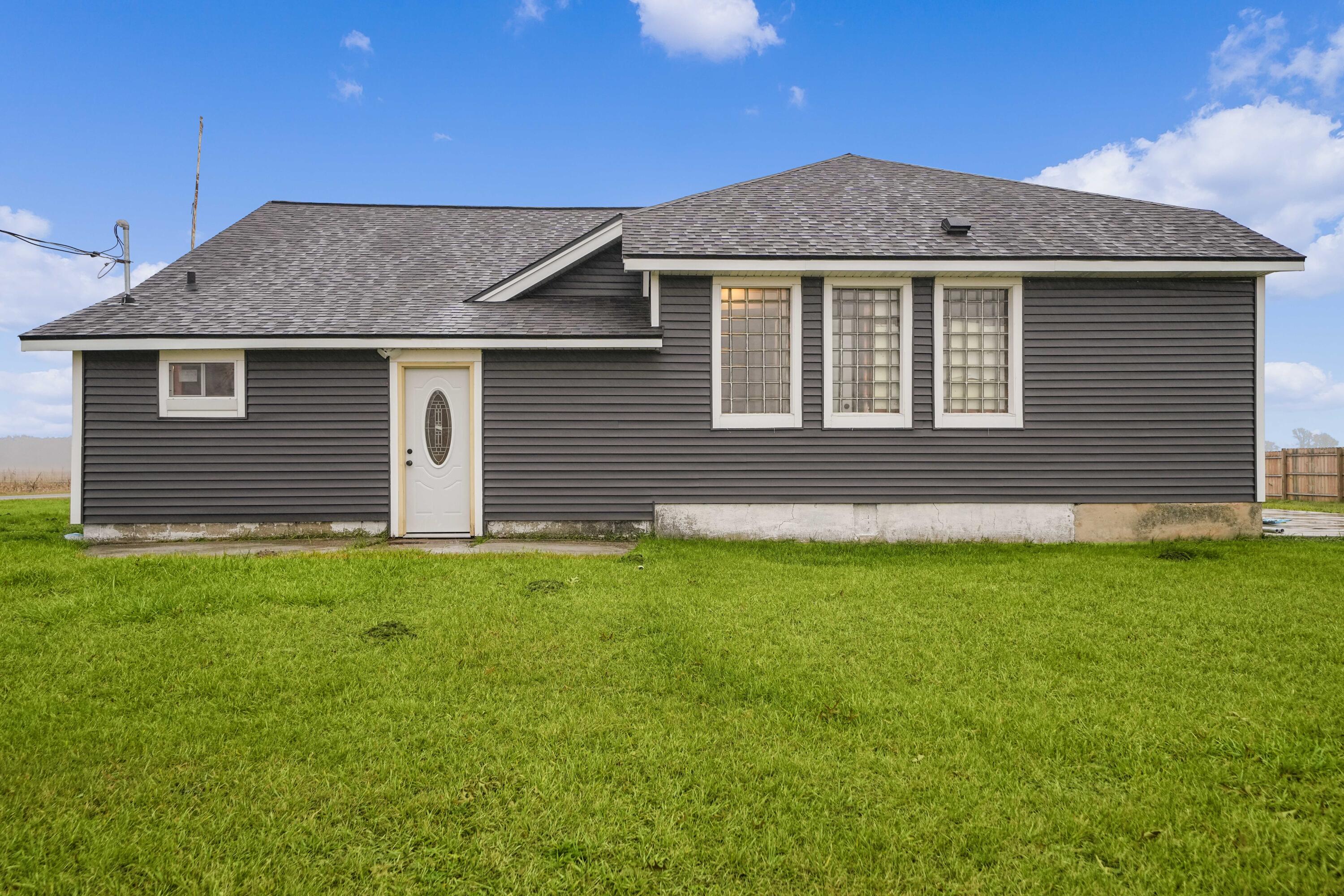 7564 13 Mile Road NE Rockford MI 49341