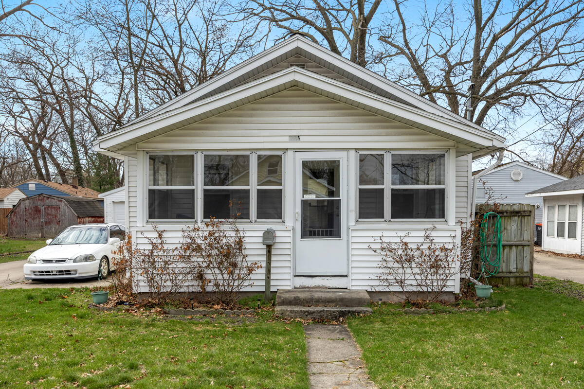 246 Holly Street Street SW Grand Rapids MI 49548