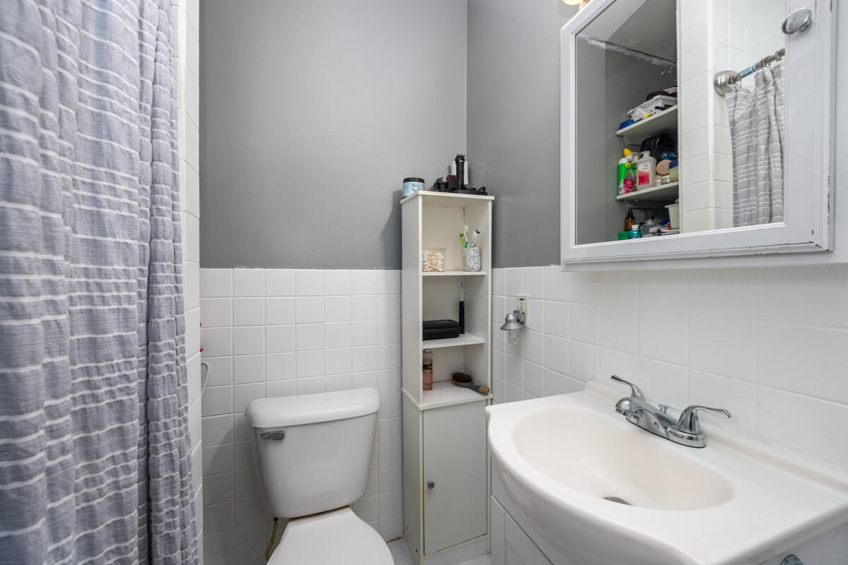 246 Holly Street Street SW Grand Rapids MI 49548