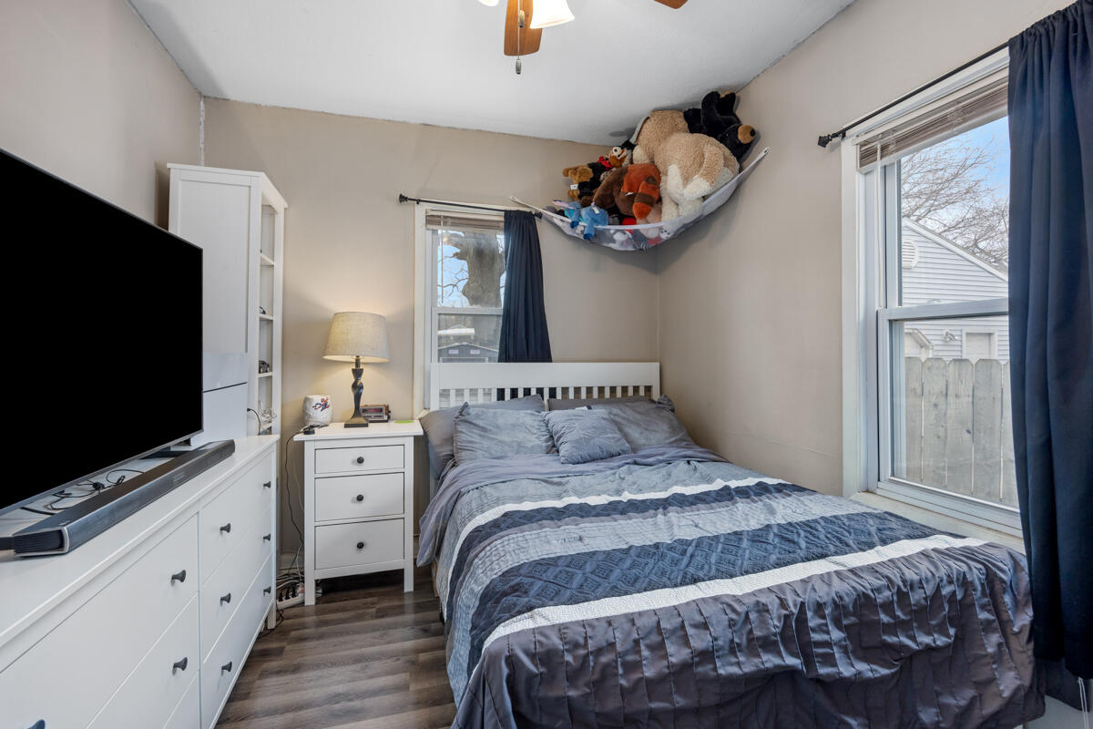 246 Holly Street Street SW Grand Rapids MI 49548