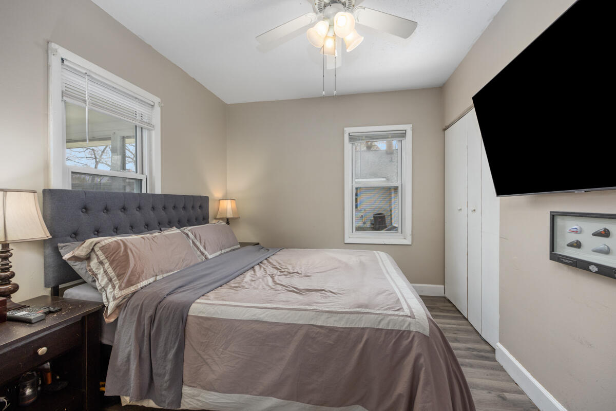 246 Holly Street Street SW Grand Rapids MI 49548