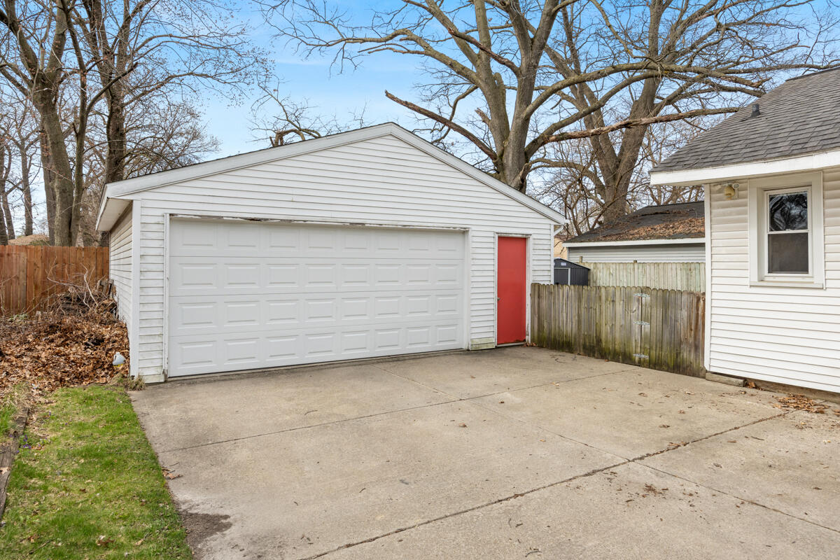 246 Holly Street Street SW Grand Rapids MI 49548